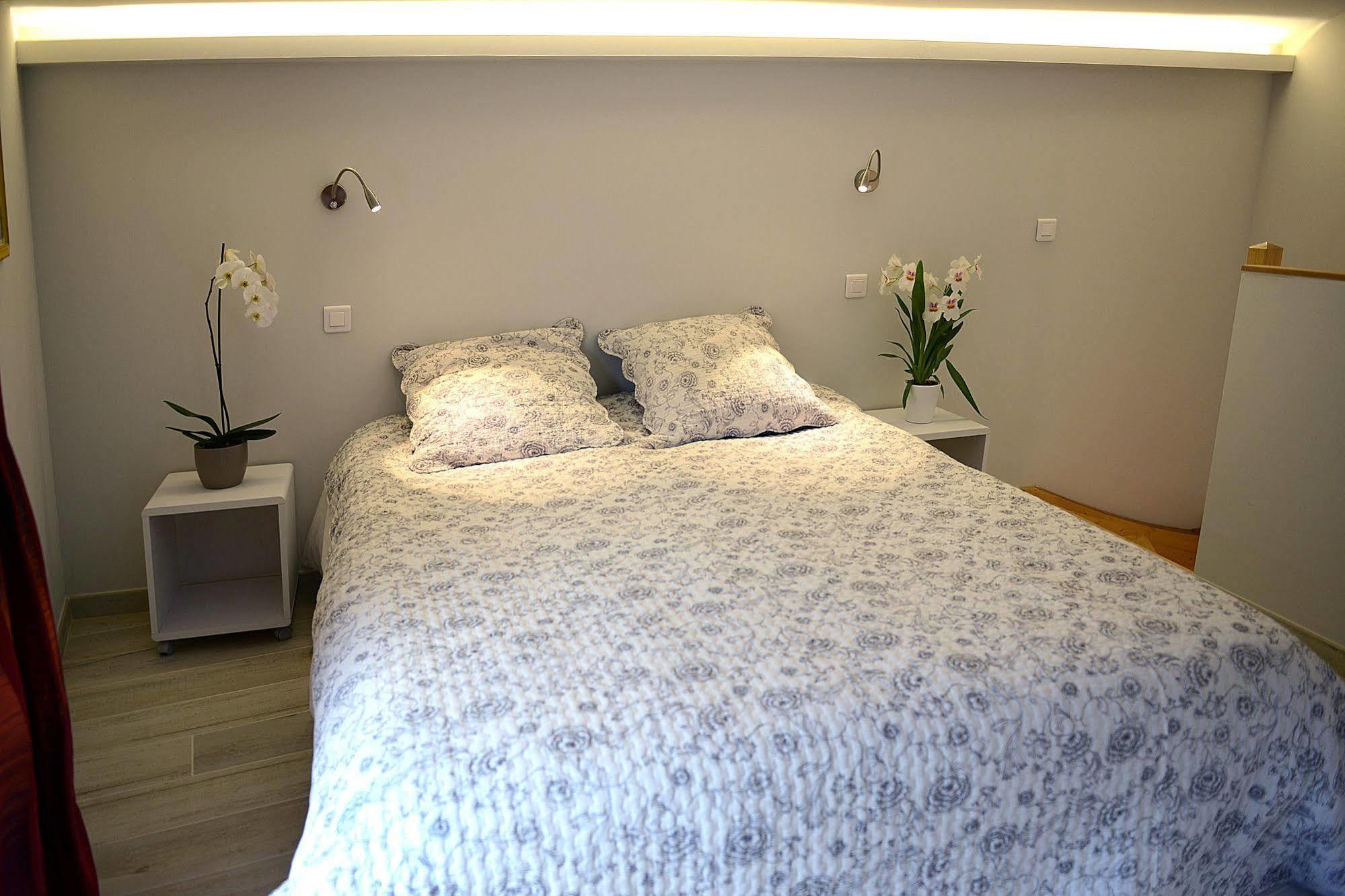 Bed and Breakfast Mas De Carabelle La Roque-Alric Exterior foto